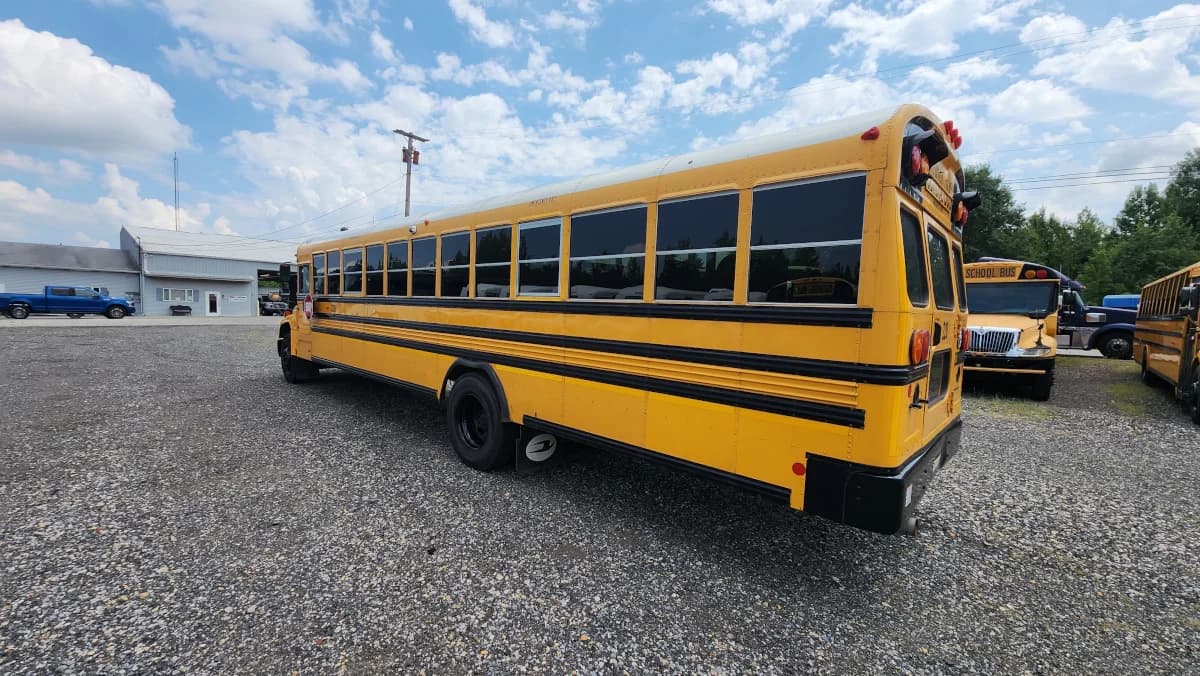 2014 Blue Bird Vision 72 Passenger - Image 4