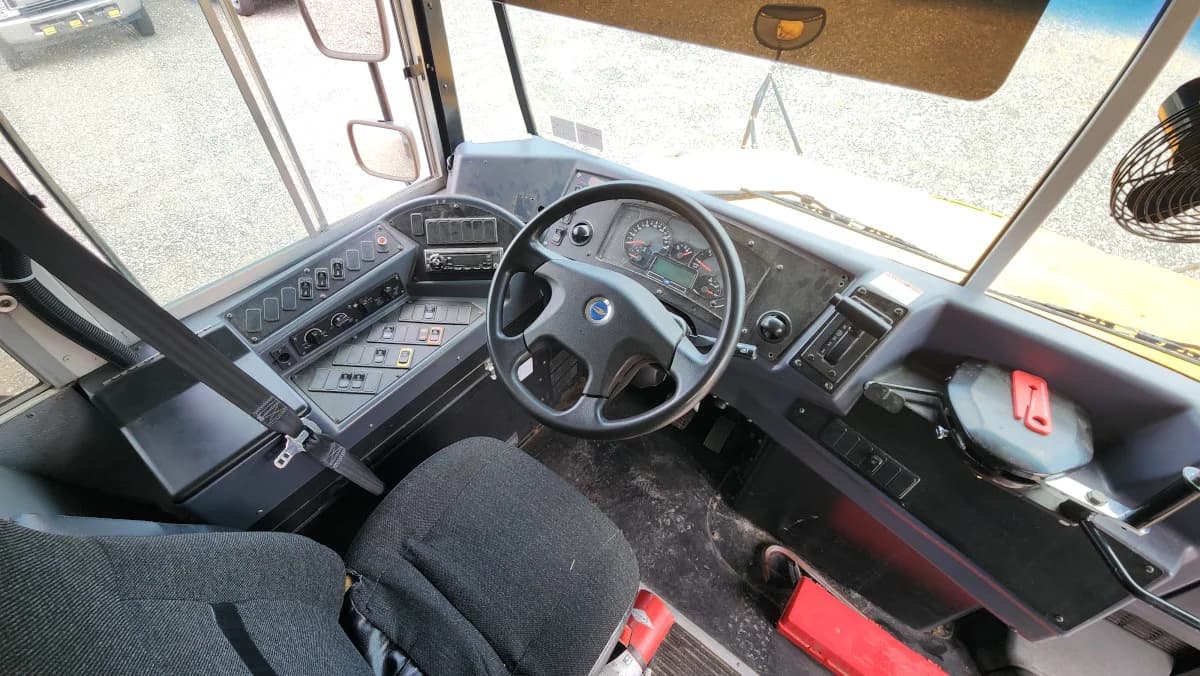 2014 Blue Bird Vision 72 Passenger - Image 7