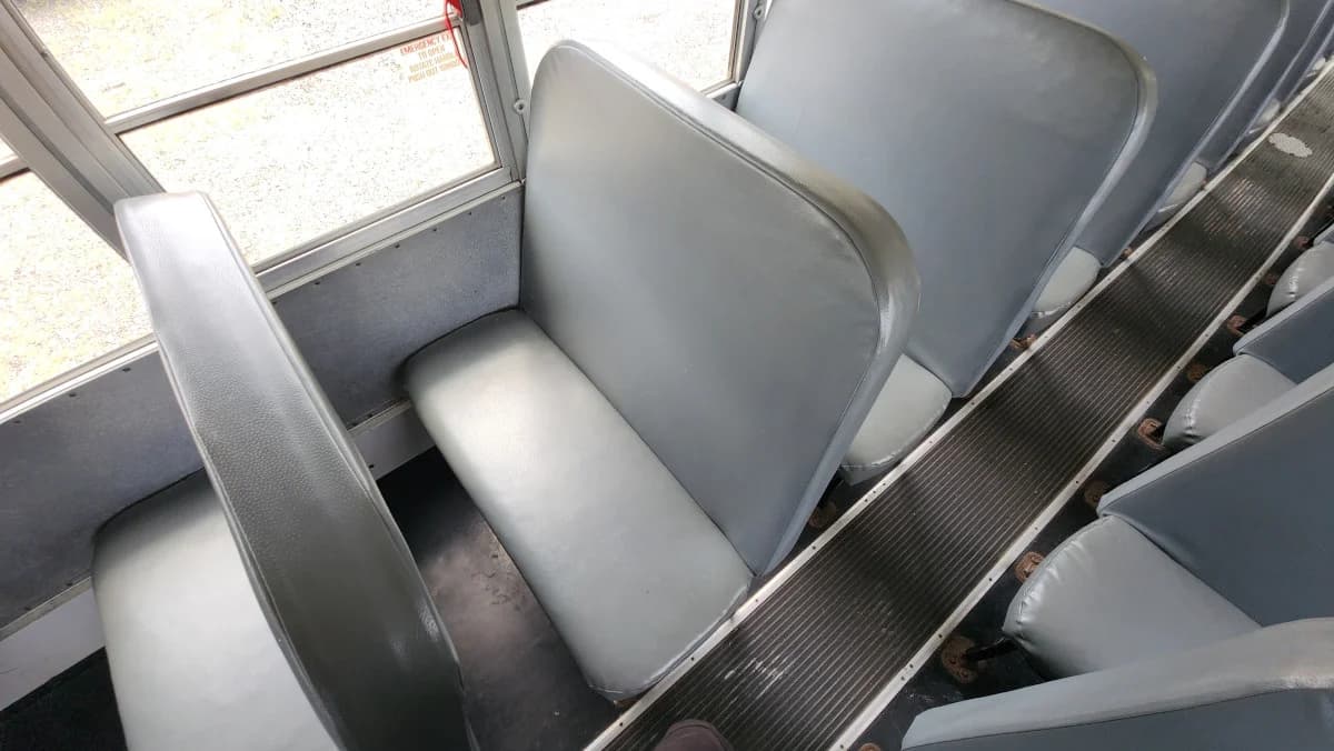 2014 Blue Bird Vision 72 Passenger - Image 10