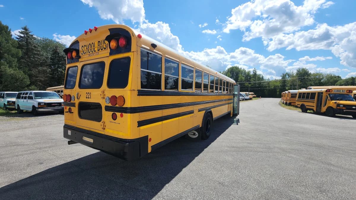 2014 Blue Bird Vision 72 Passenger - Image 17