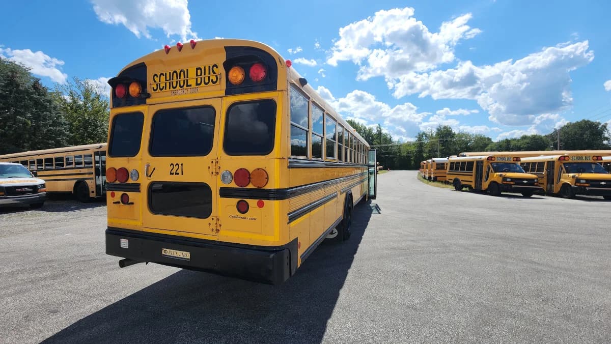 2014 Blue Bird Vision 72 Passenger - Image 18