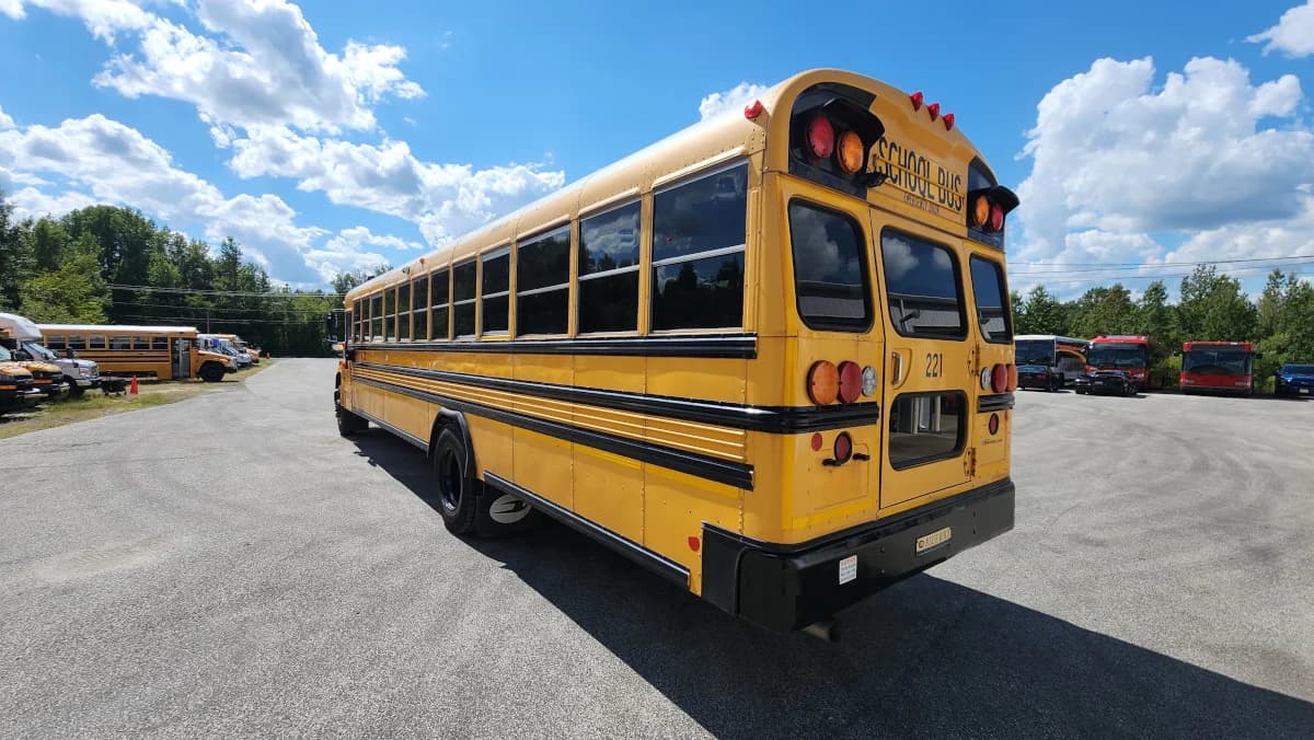 2014 Blue Bird Vision 72 Passenger - Image 20