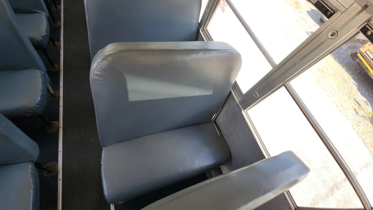 2014 Blue Bird Vision 72 Passenger - Image 8
