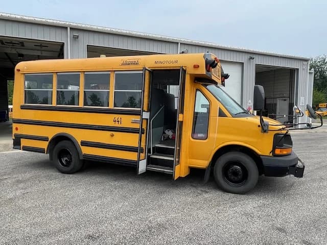 2015 CHEVROLET C4500 Thomas - Image 16