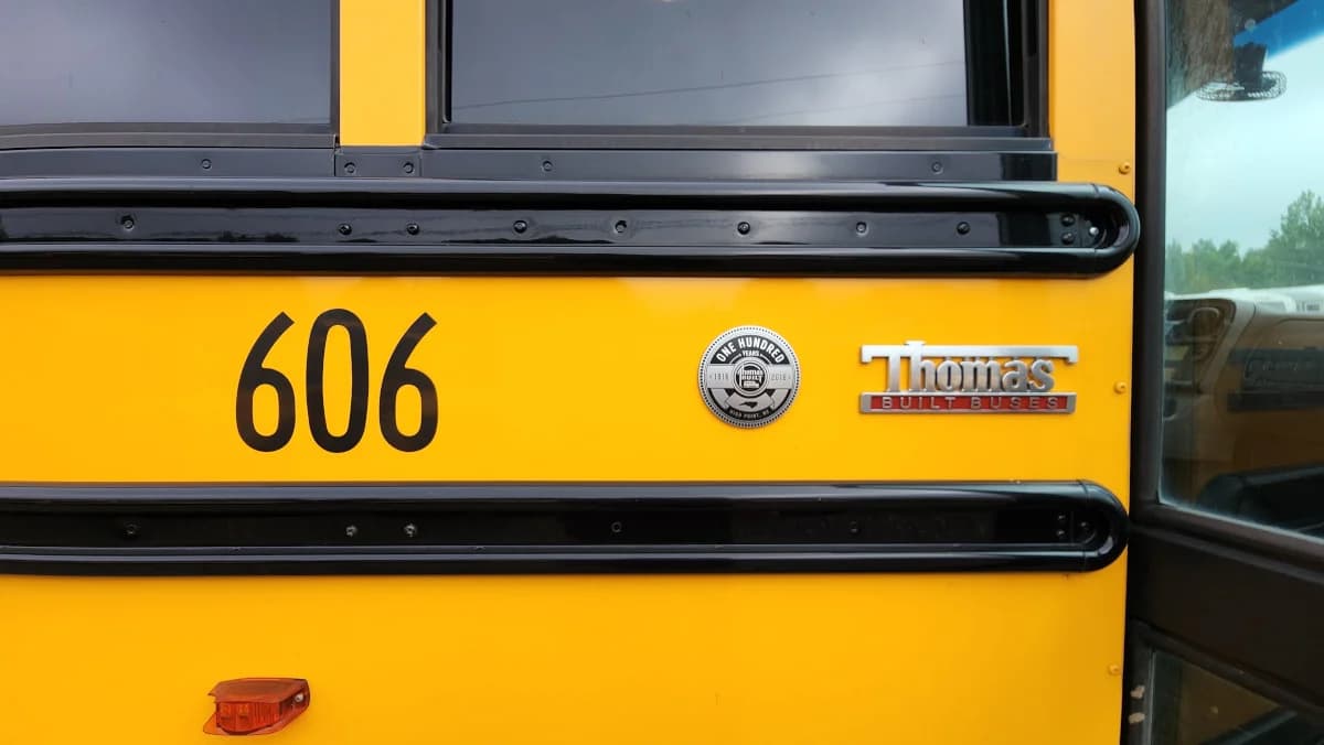 2017 Thomas C2 72 Passenger  - Image 23