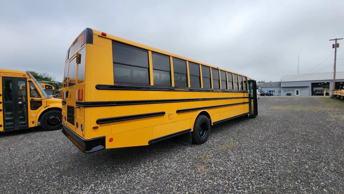 2017 Thomas C2 72 Passenger  - Image 3