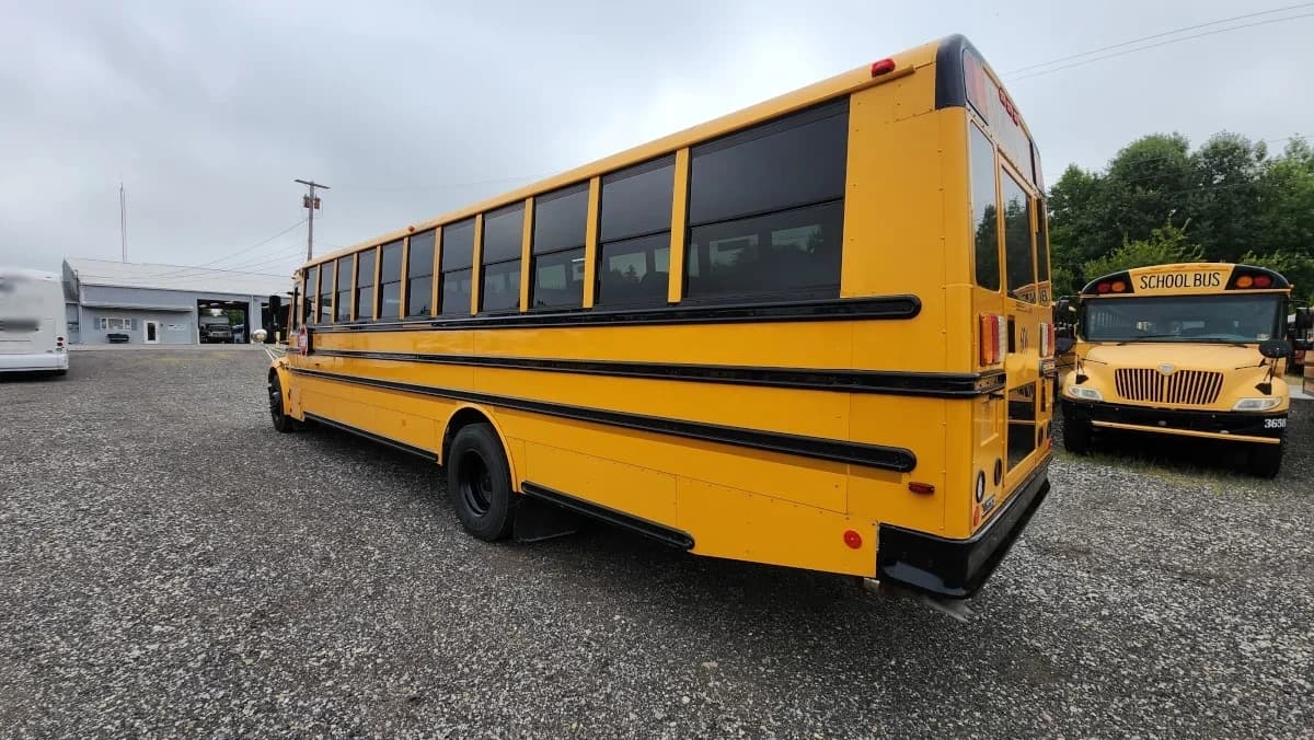 2017 Thomas C2 72 Passenger  - Image 4