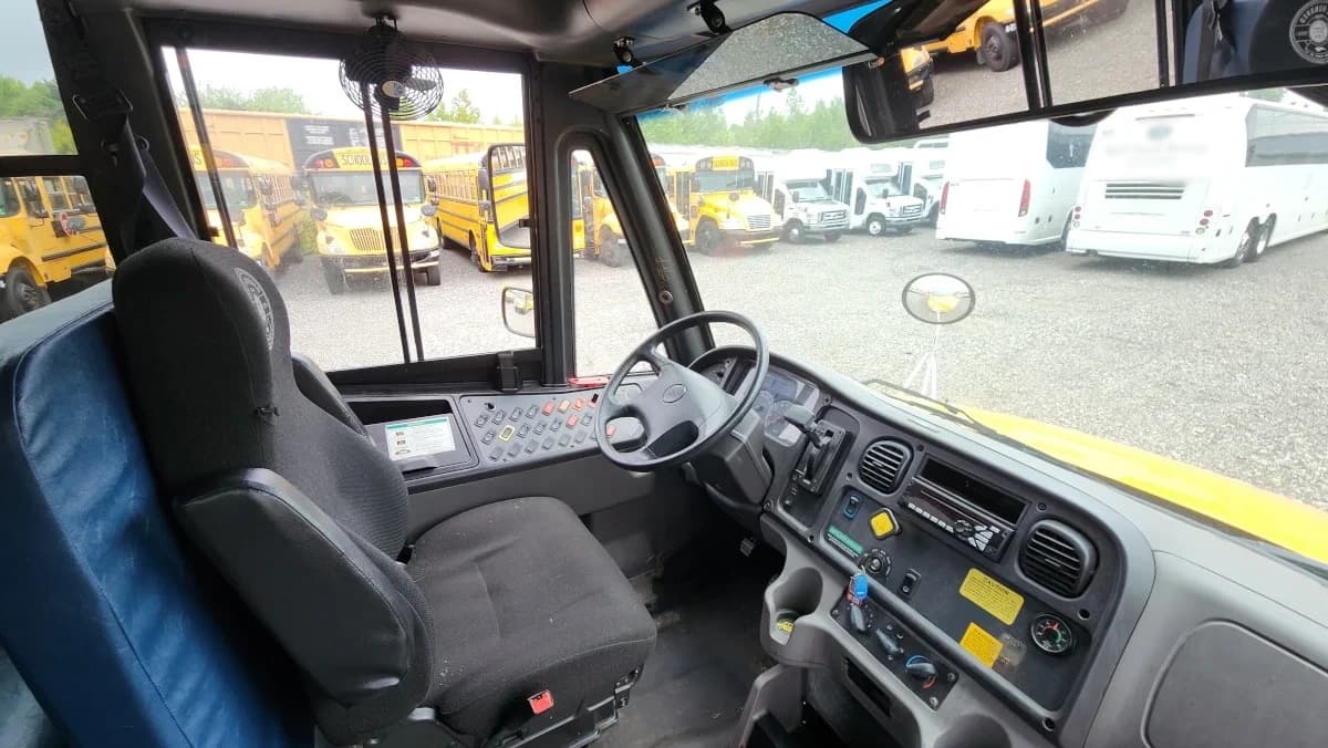 2017 Thomas C2 72 Passenger  - Image 6