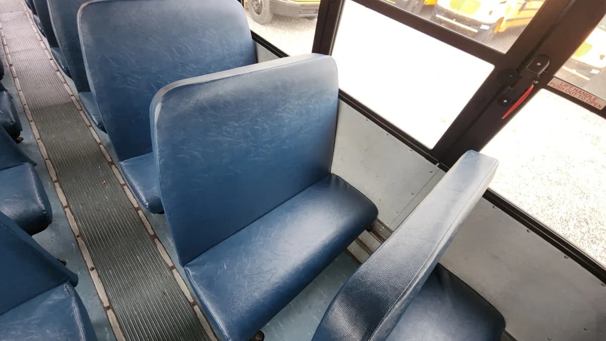 2017 Thomas C2 72 Passenger  - Image 9