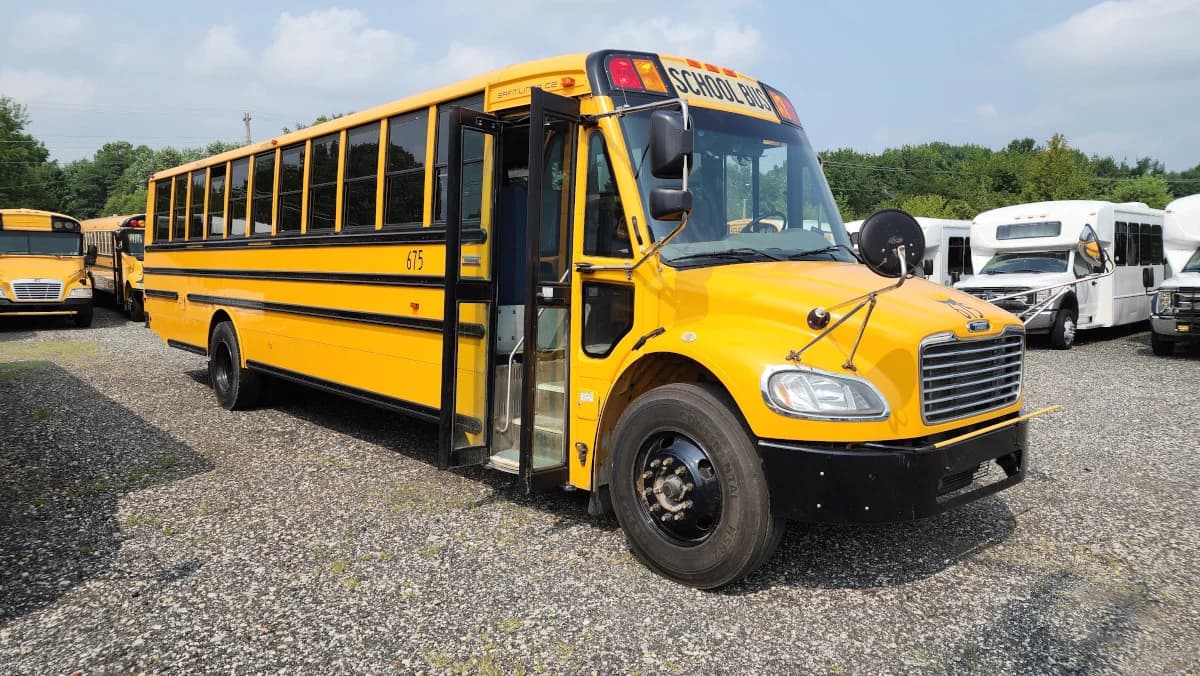 2017 Thomas C2 72 Passenger - Image 2