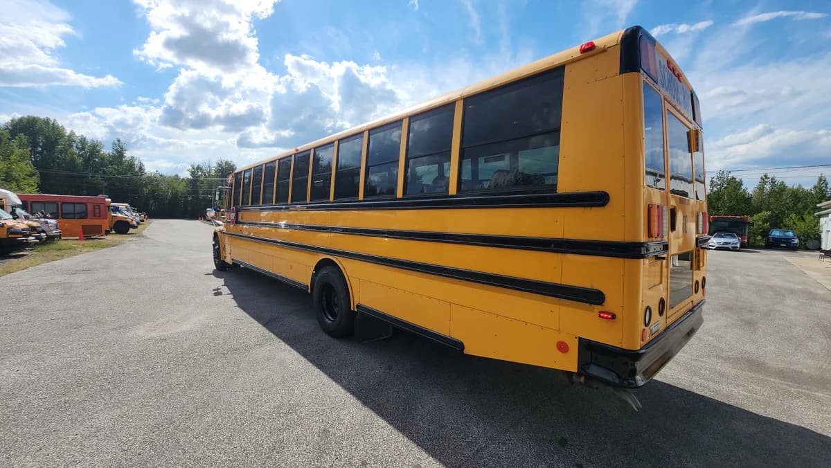 2017 THOMAS C2 72 Passenger - Image 4