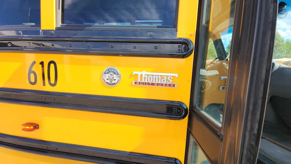 2017 THOMAS C2 72 Passenger - Image 13