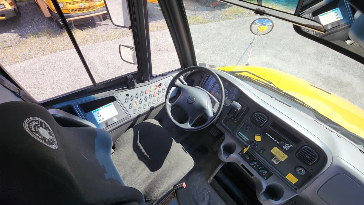 2017 THOMAS C2 72 Passenger - Image 5