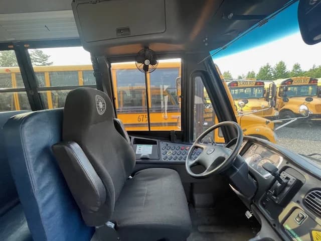 2017 Freightliner Thomas C2 72 Passenger - Image 6