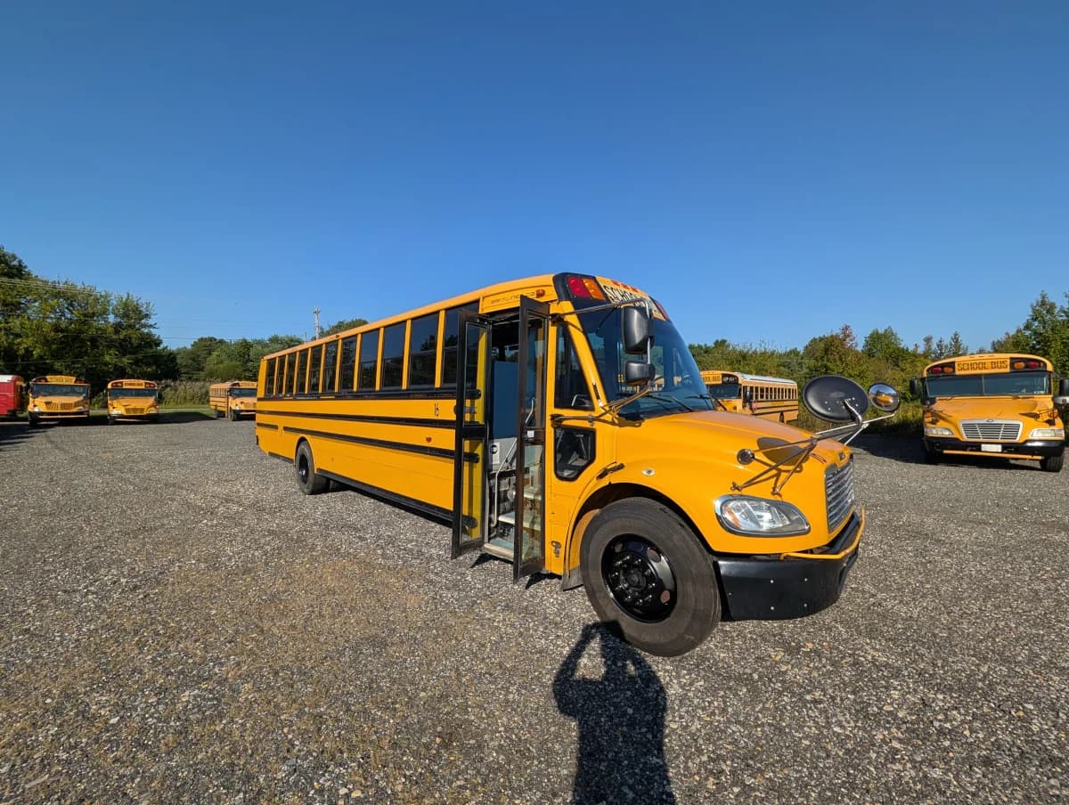 2017 Thomas C2 78 Passenger - Image 2