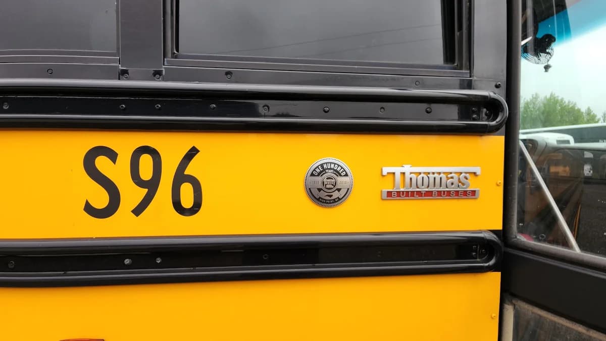 2017 Freightliner Thomas 72 Passenger - Image 29