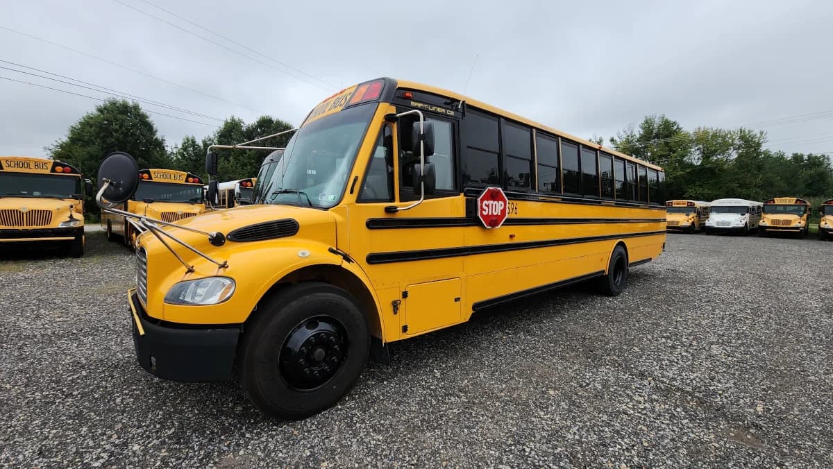 2017 Freightliner Thomas 72 Passenger - Image 2