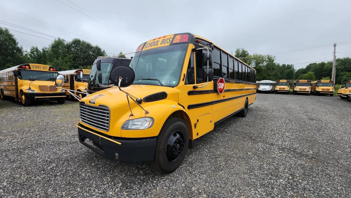 2017 Freightliner Thomas 72 Passenger - Image 12