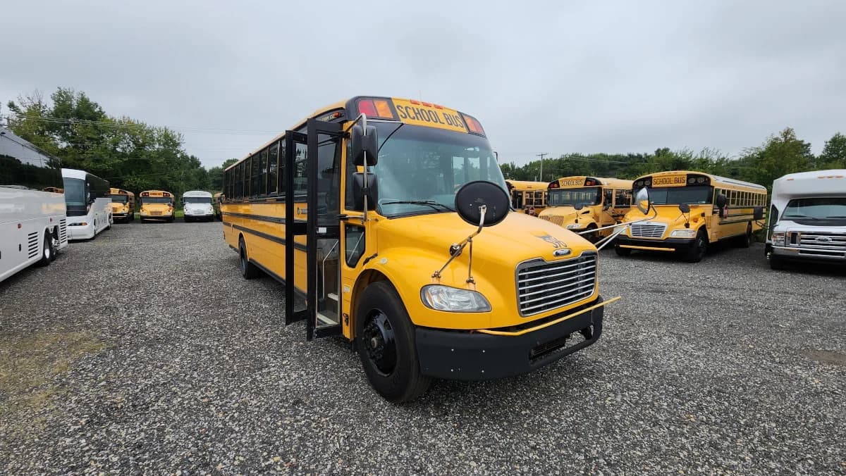 2017 Freightliner Thomas 72 Passenger - Image 15