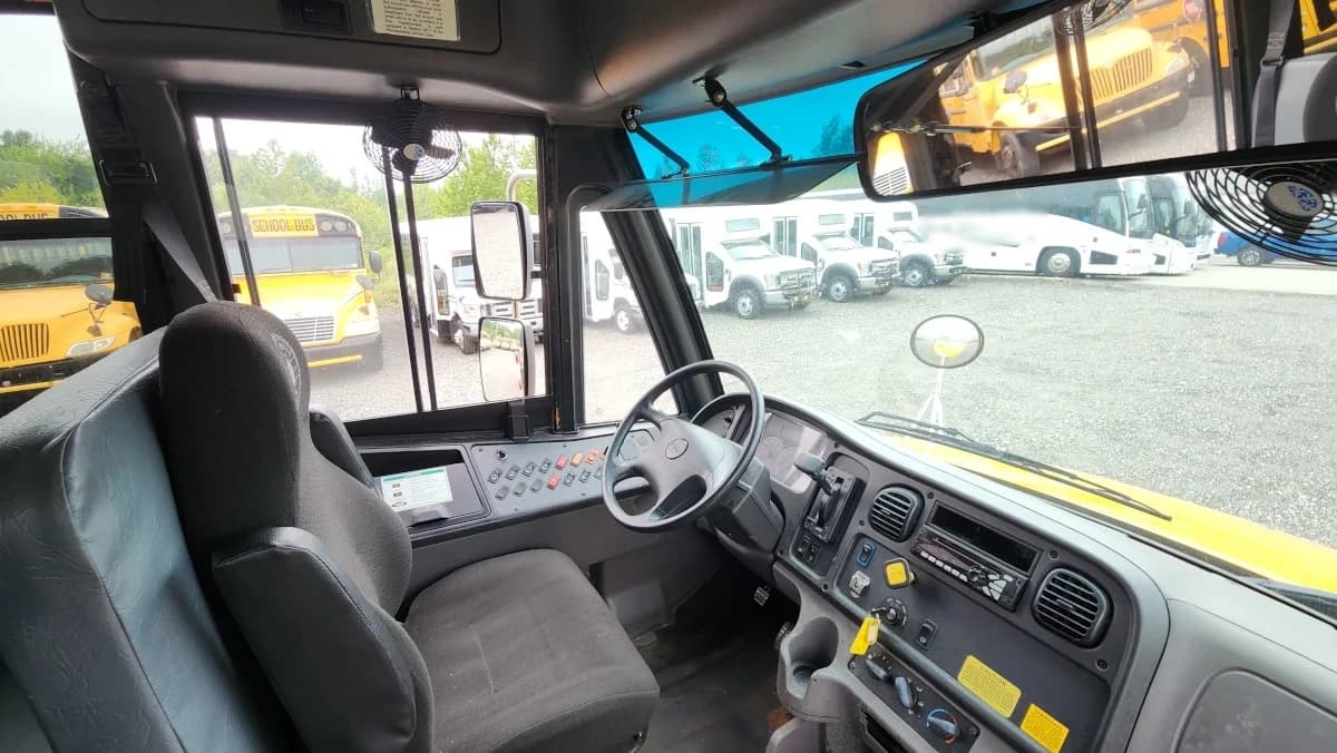 2017 Freightliner Thomas 72 Passenger - Image 7