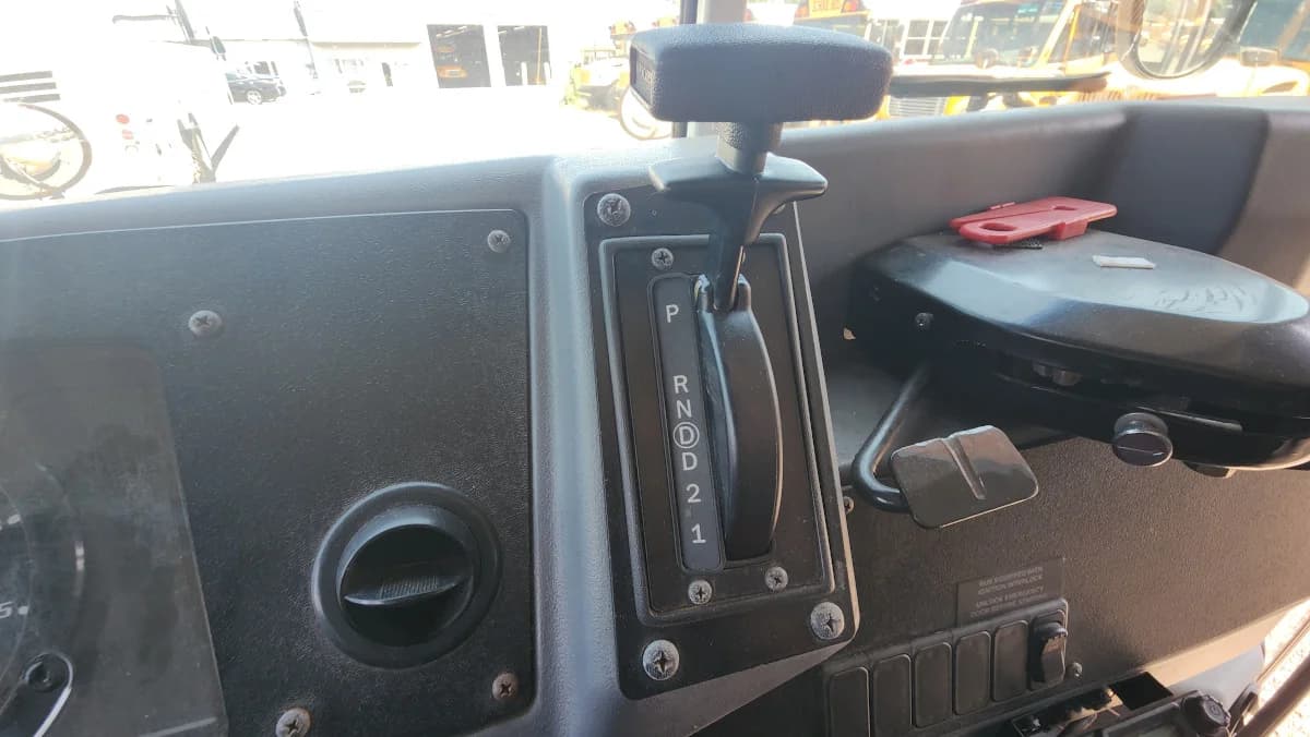 2011 Blue Bird Vision A/C  - Image 18