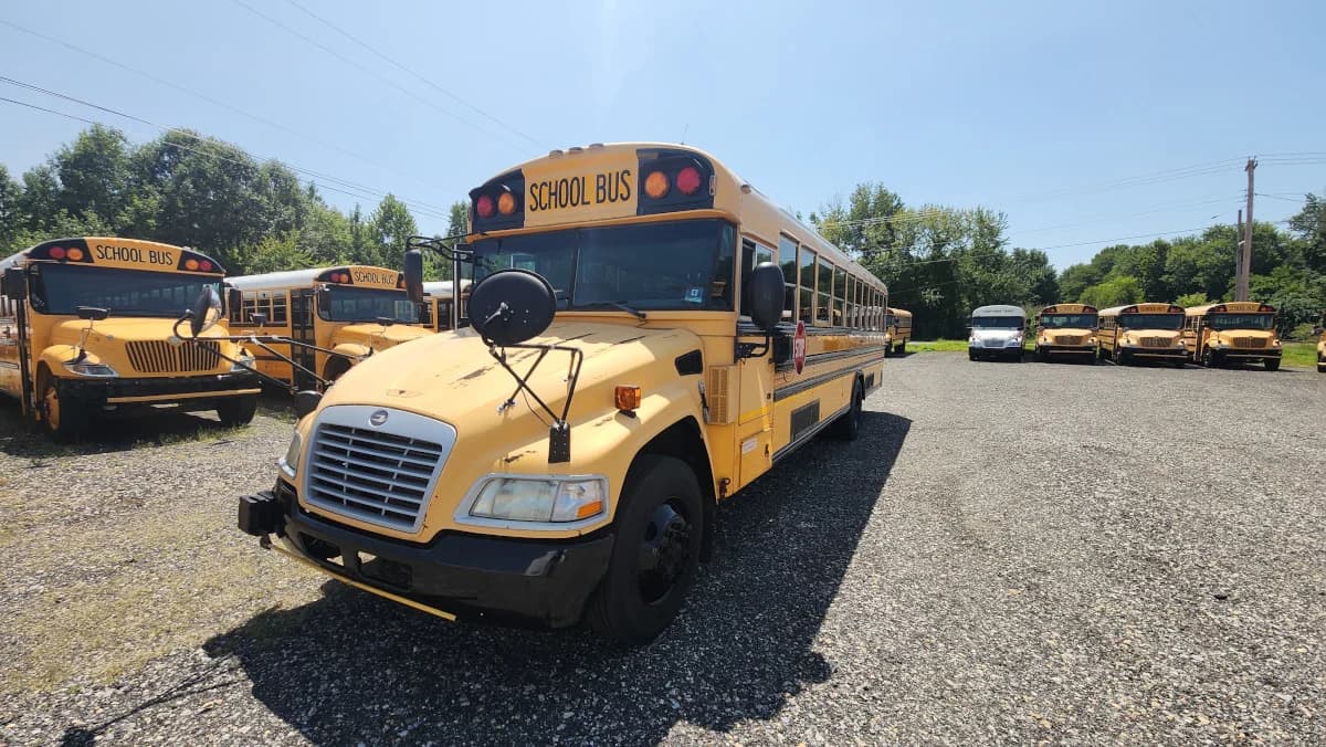 2011 Blue Bird Vision A/C  - Image 19