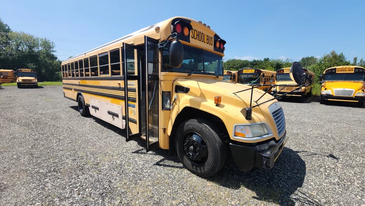 2011 Blue Bird Vision A/C  - Image 2