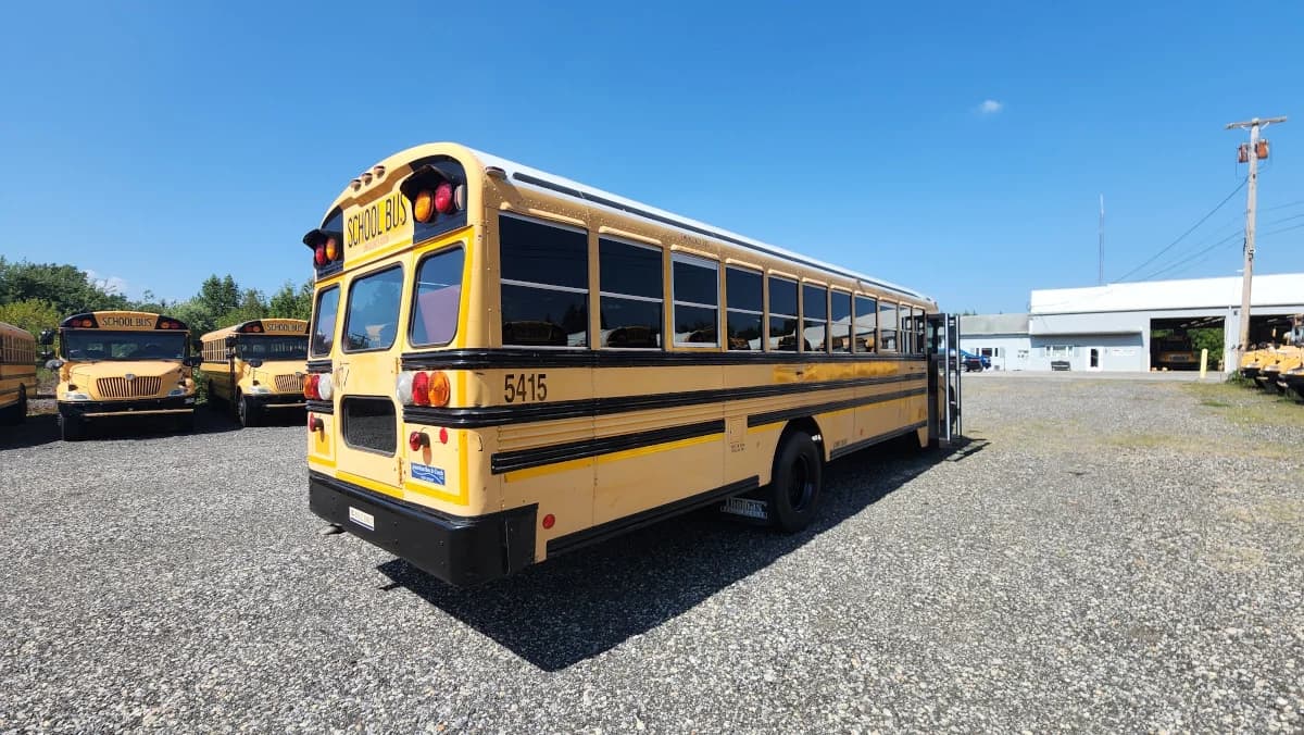 2009 Blue Bird Vision A/C - Image 3