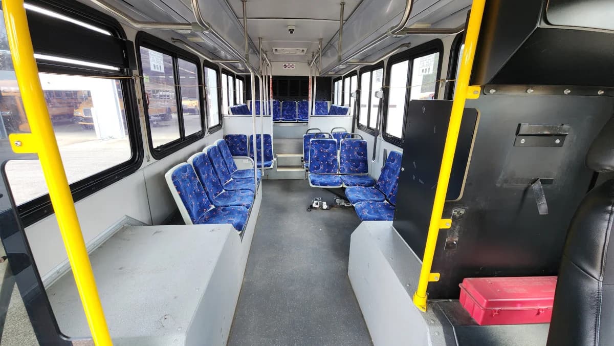 2007 Gillig Low Floor 28FT Transit - Image 8