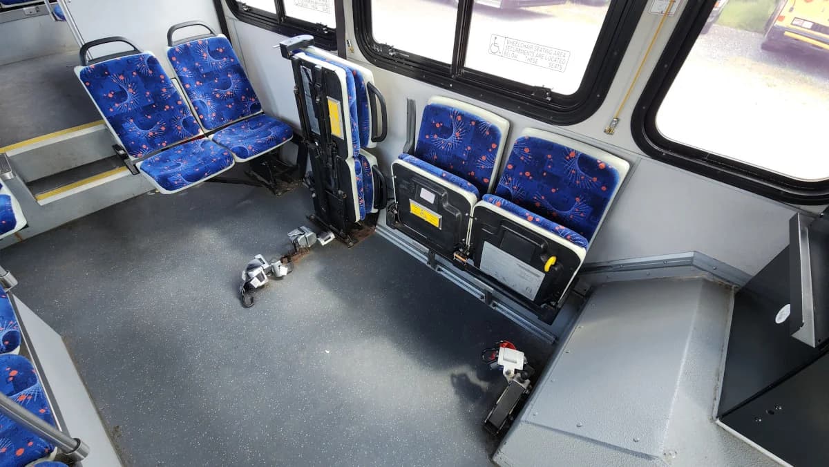 2007 Gillig Low Floor 28FT Transit - Image 11