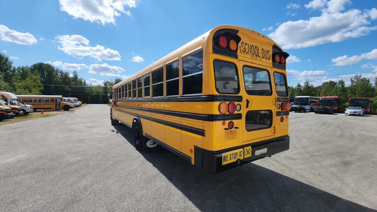 2016 Blue Bird Vision 72P - Image 23