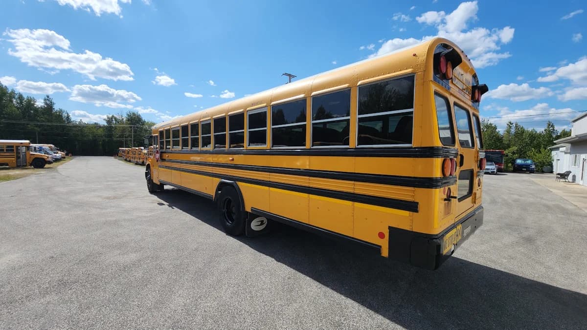 2016 Blue Bird Vision 72P - Image 4