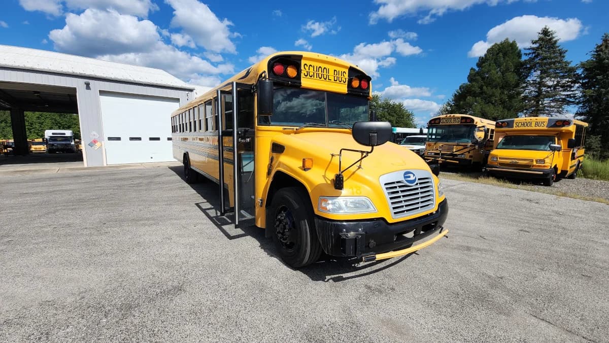 2016 Blue Bird Vision 72P - Image 19