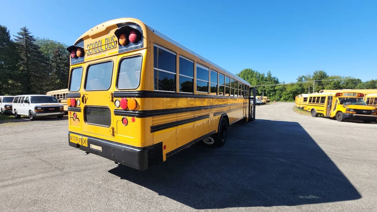 2015 Blue Bird Vision 72 Passenger - Image 18