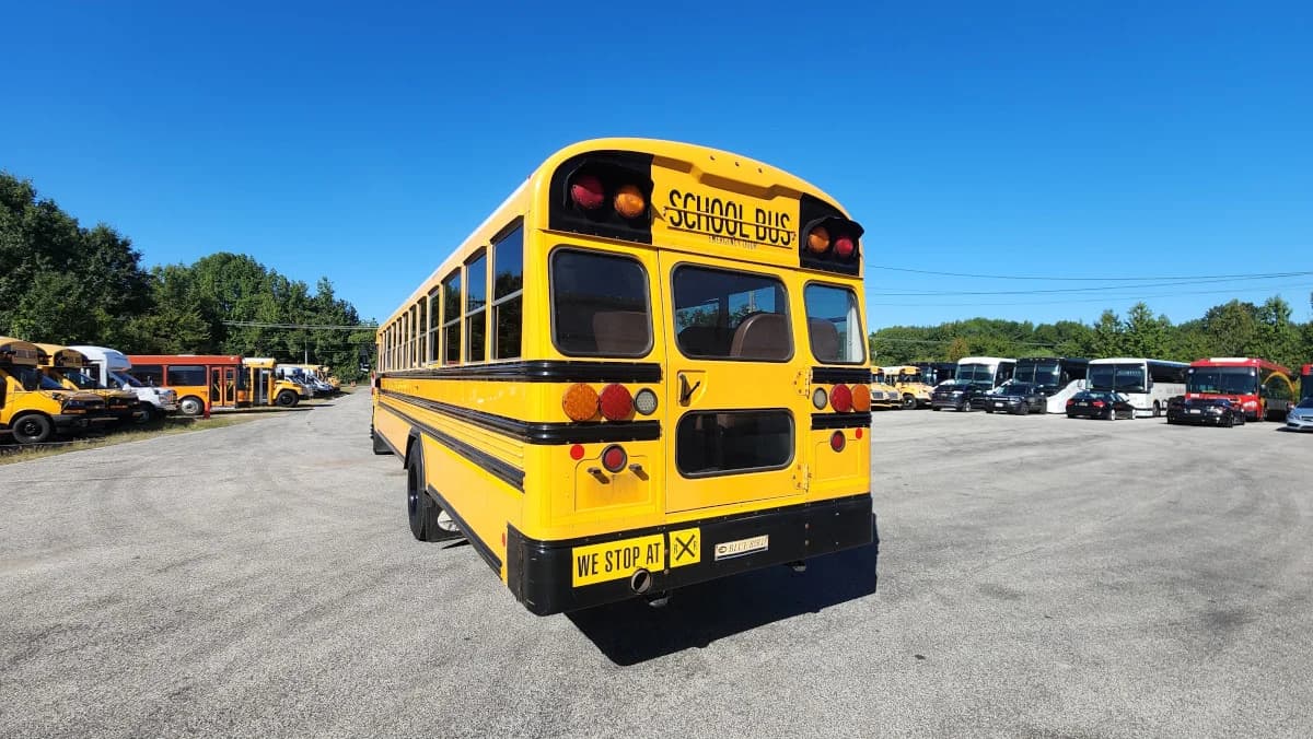 2015 Blue Bird Vision 72 Passenger - Image 20