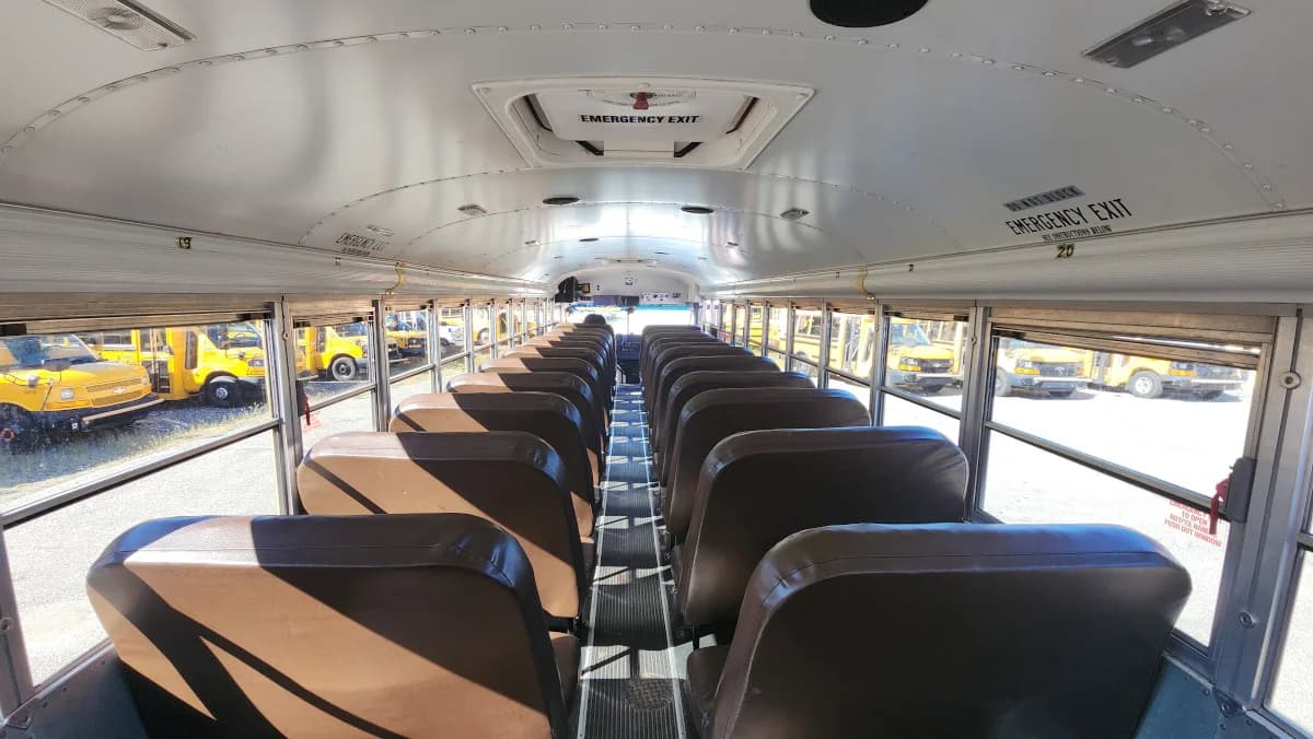 2015 Blue Bird Vision 72 Passenger - Image 10