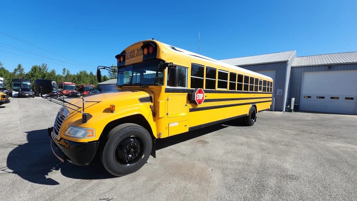 2015 Blue Bird Vision 72 Passenger - Image 1