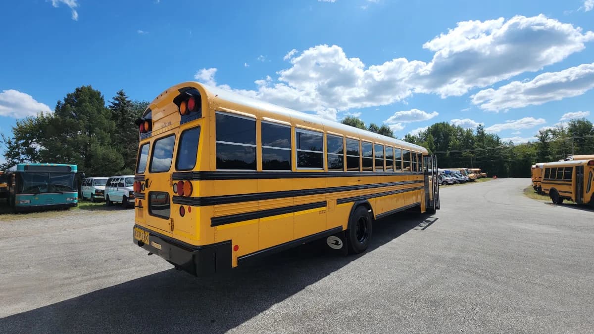 2015 Blue Bird Vision 72 Passenger - Image 3