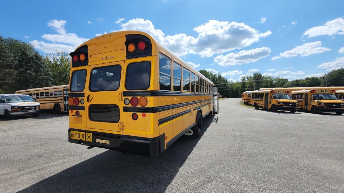 2015 Blue Bird Vision 72 Passenger - Image 19
