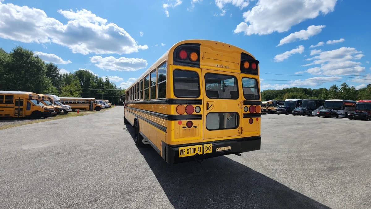 2015 Blue Bird Vision 72 Passenger - Image 21
