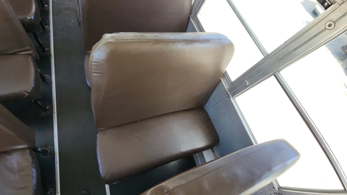 2015 Blue Bird Vision 72 Passenger - Image 8