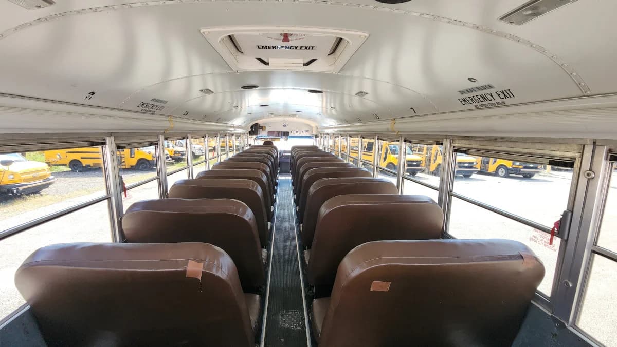2015 Blue Bird Vision 72 Passenger - Image 10