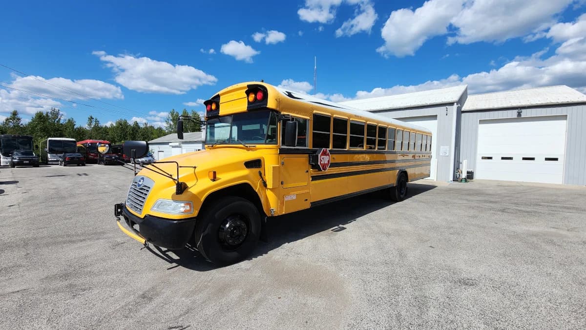2015 Blue Bird Vision 72 Passenger - Image 1