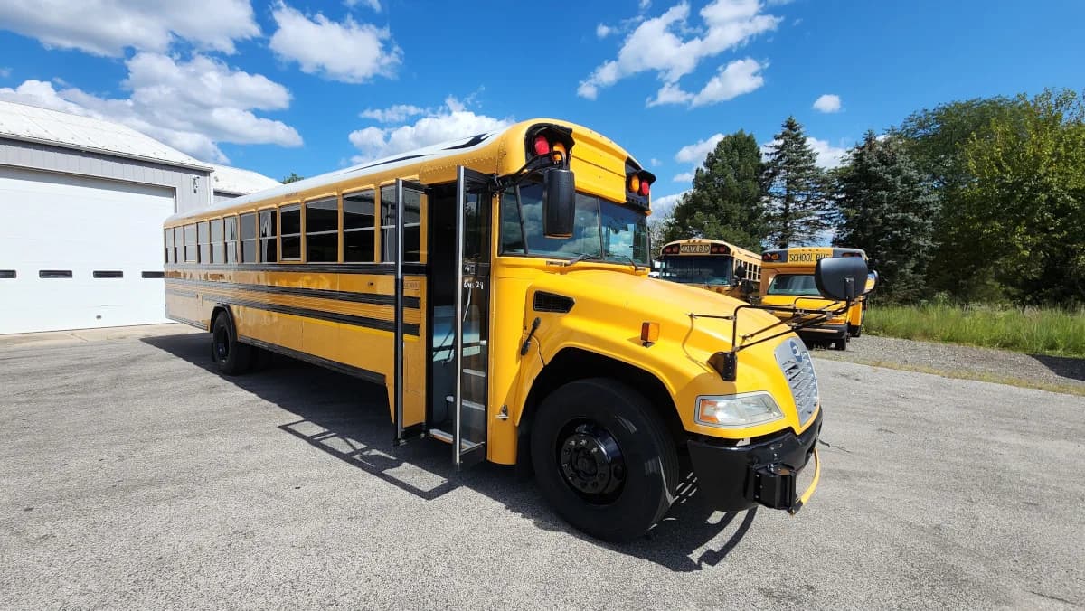 2015 Blue Bird Vision 72 Passenger - Image 2