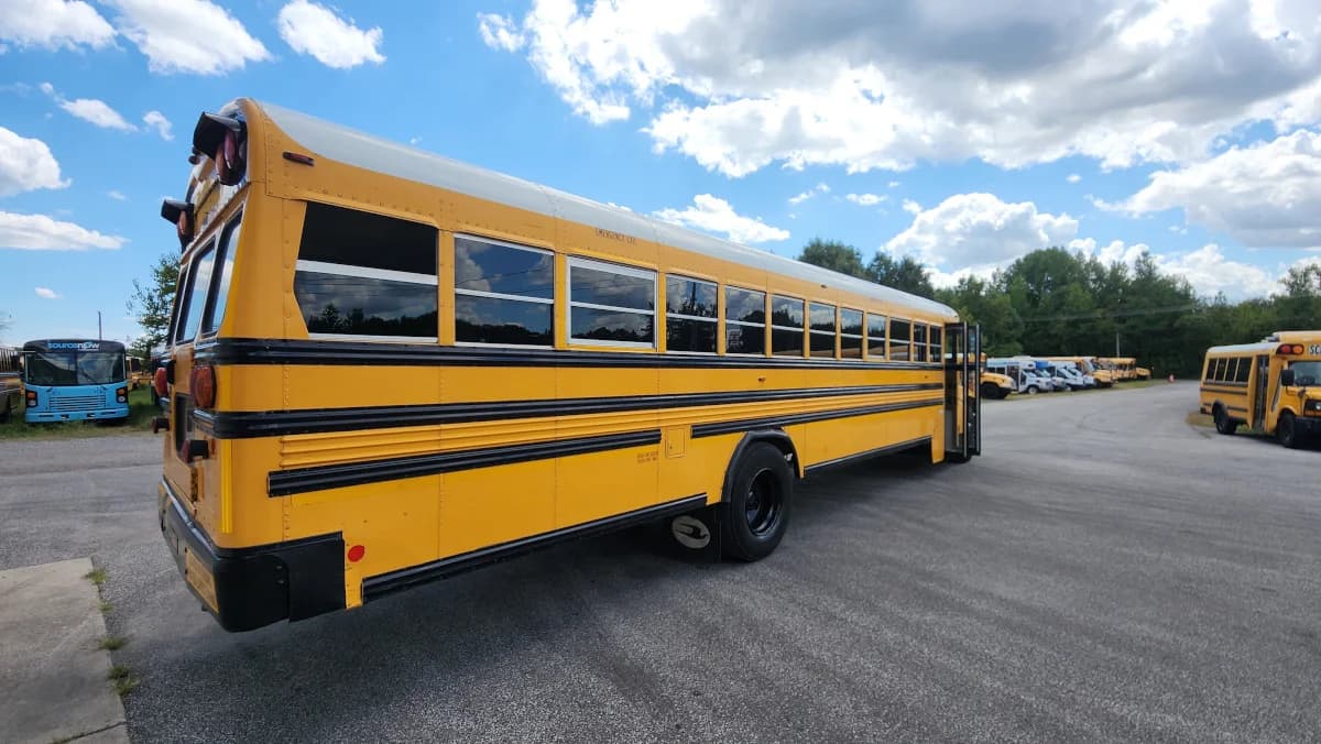 2013 Blue Bird Vision 72 Passenger - Image 3