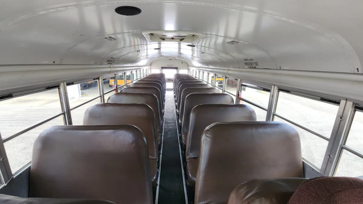 2013 Blue Bird Vision 72 Passenger - Image 7