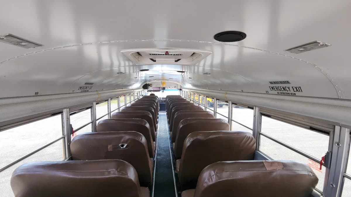 2013 Blue Bird Vision 72 Passenger - Image 10