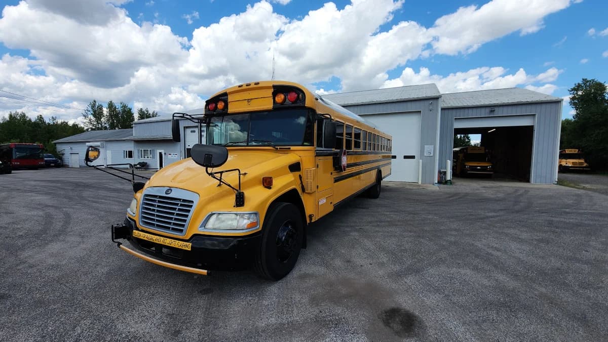 2013 Blue Bird Vision 72 Passenger - Image 13