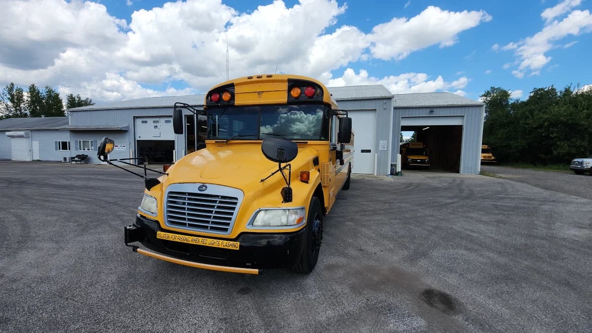 2013 Blue Bird Vision 72 Passenger - Image 14