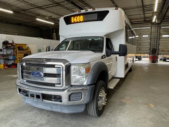 2016 Ford F-550 Glaval ADA 28P - Image 10
